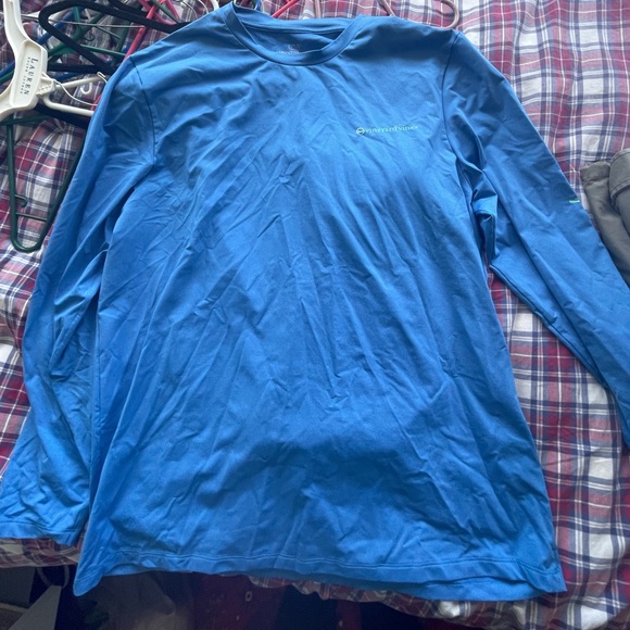 Vineyard Vines Long Sleeve - Picture 2 of 2